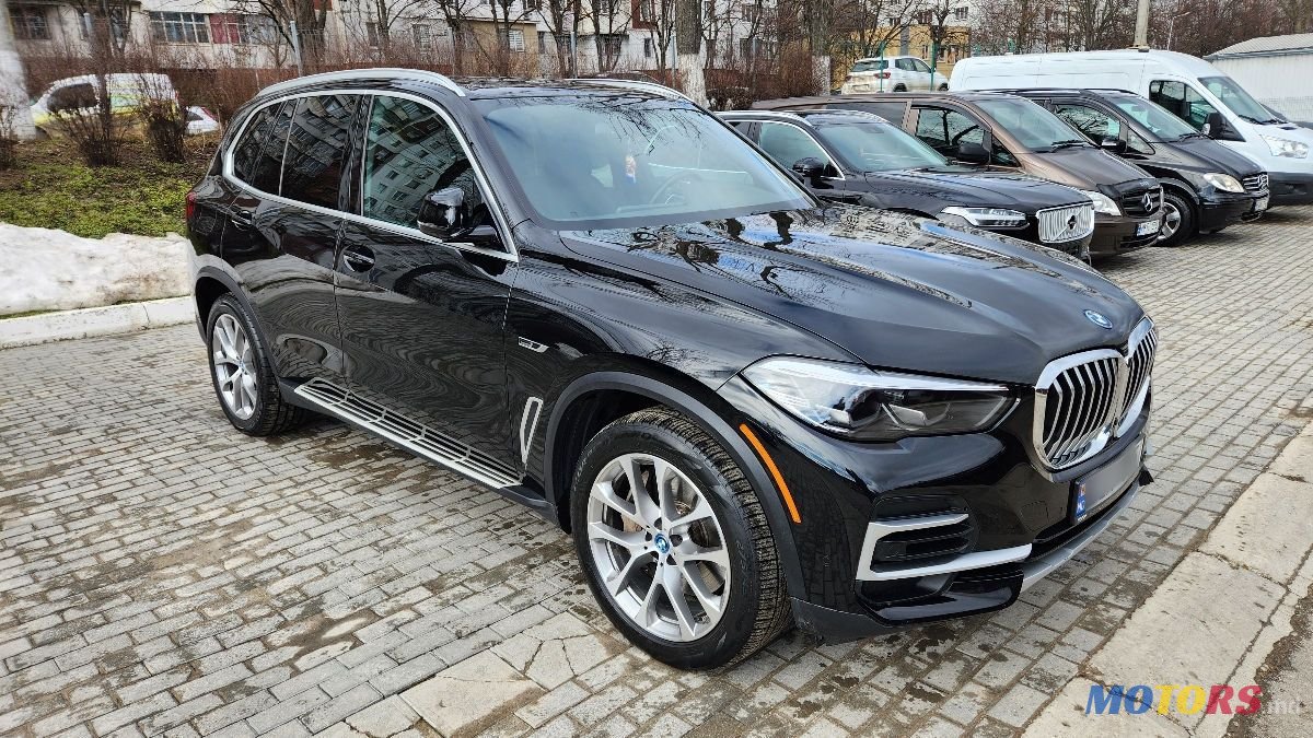2023' BMW X5 photo #3