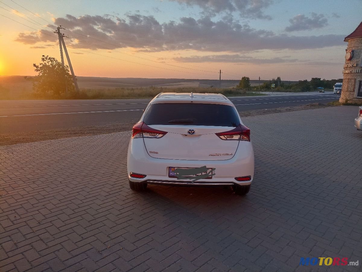 2016' Toyota Auris photo #3