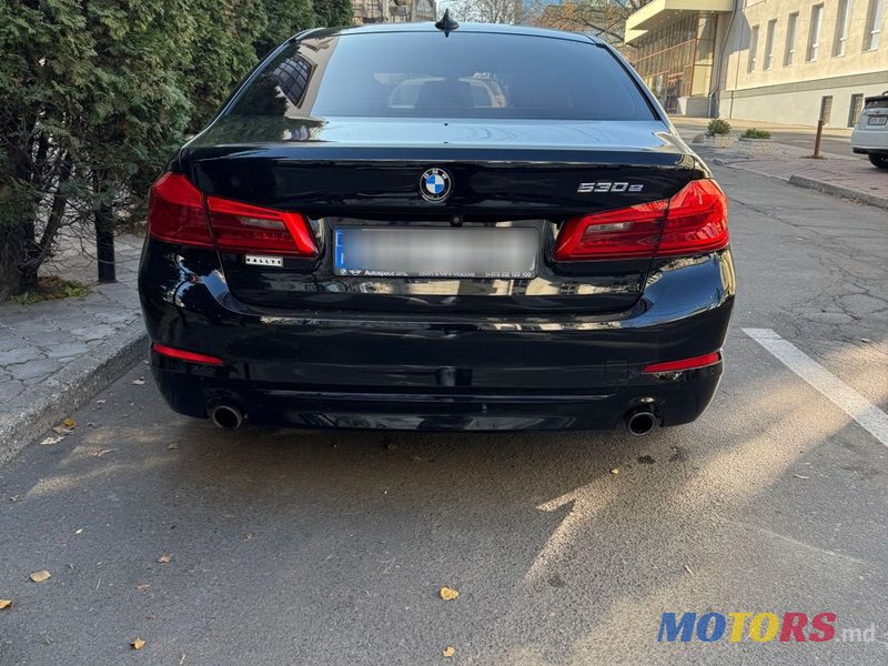 2018' BMW 5 Series photo #2