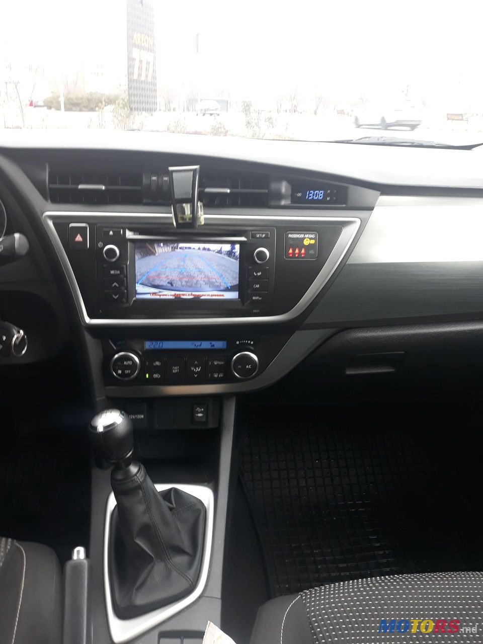 2013' Toyota Auris photo #5