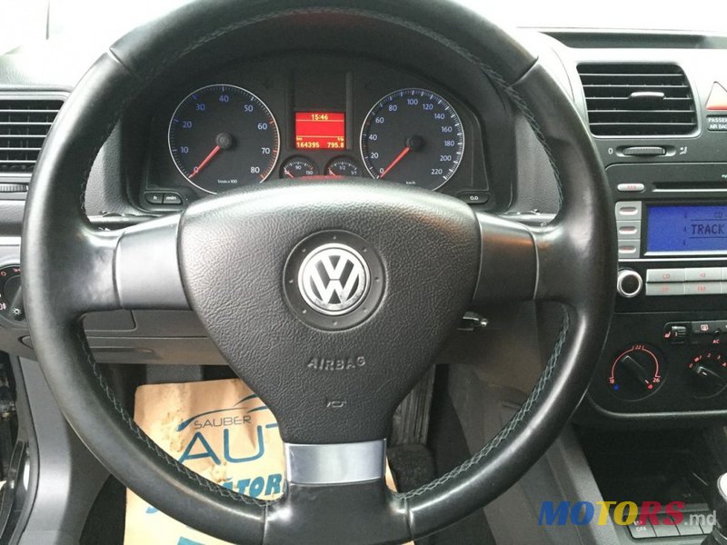 2006' Volkswagen Golf photo #2