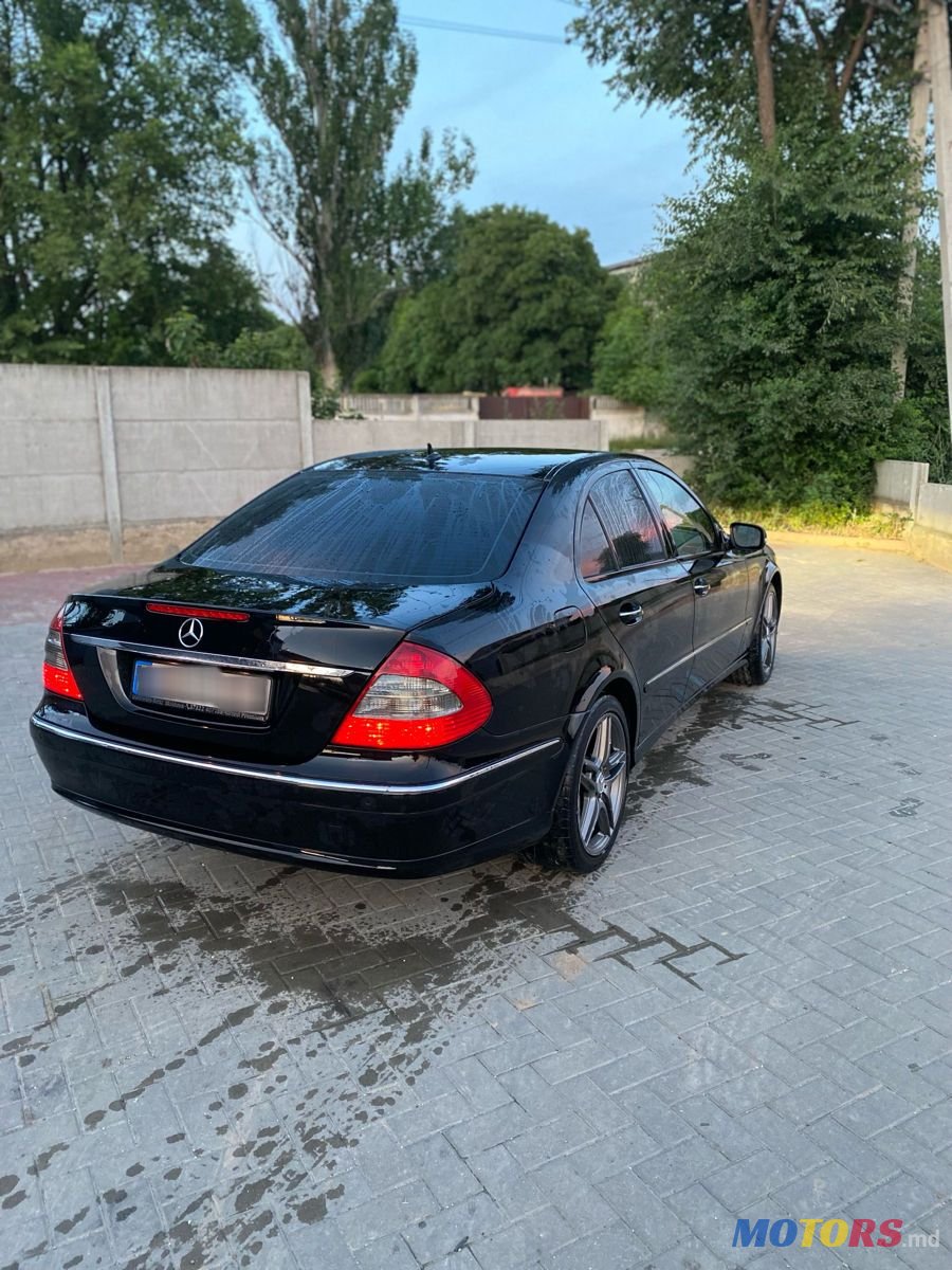 2008' Mercedes-Benz E-Class photo #4