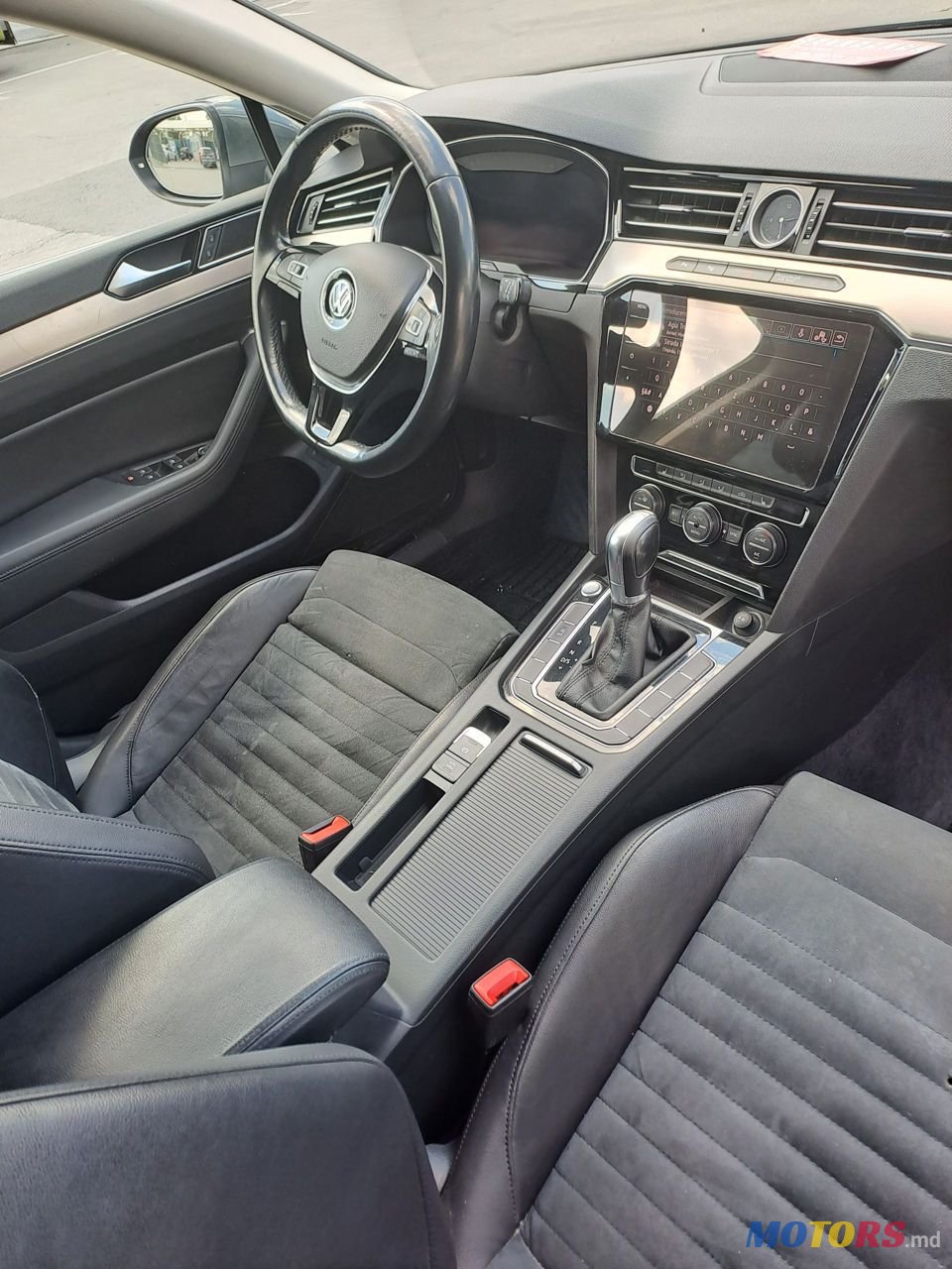 2015' Volkswagen Passat photo #3