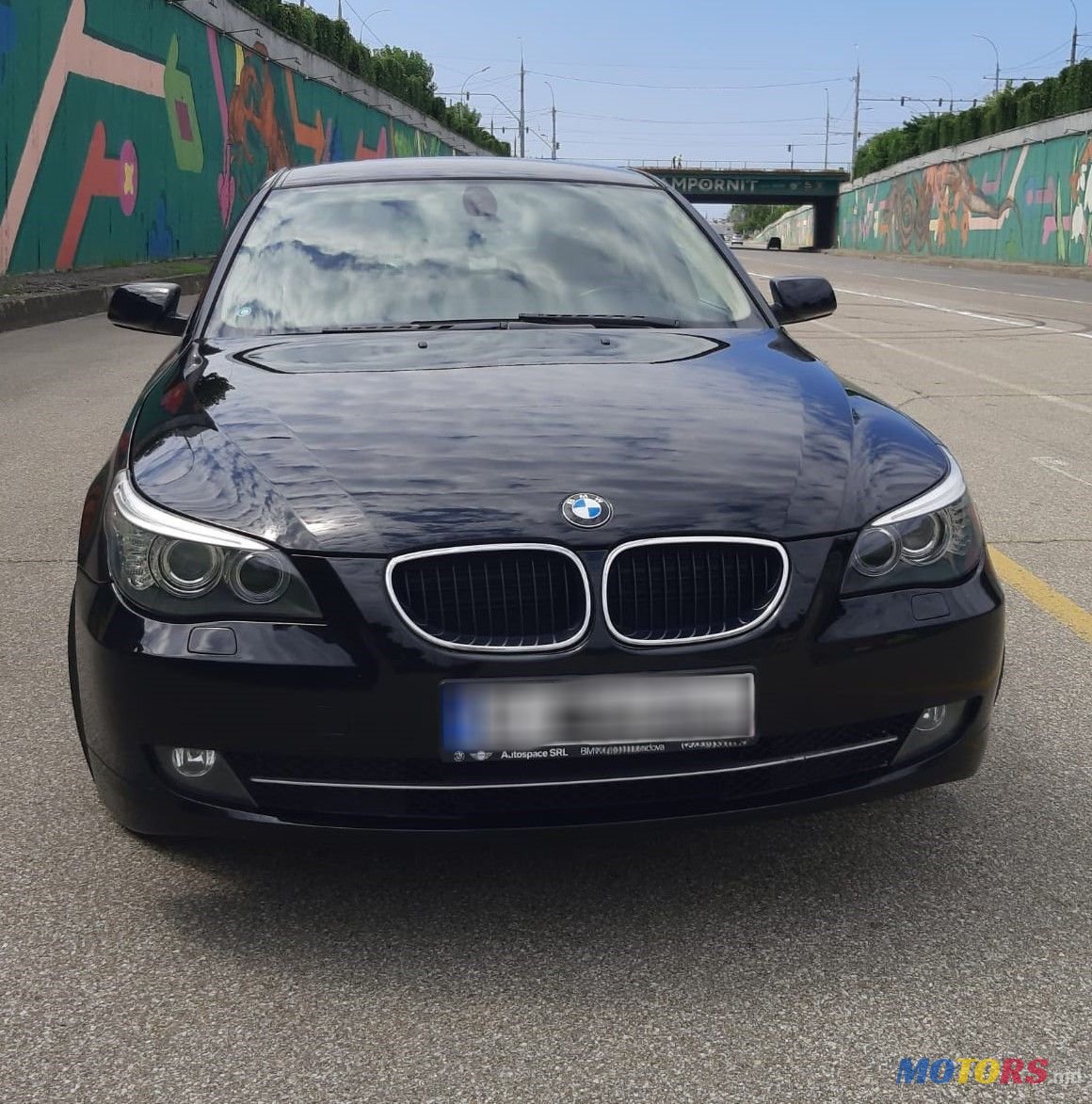 2010' BMW 5 Series photo #1