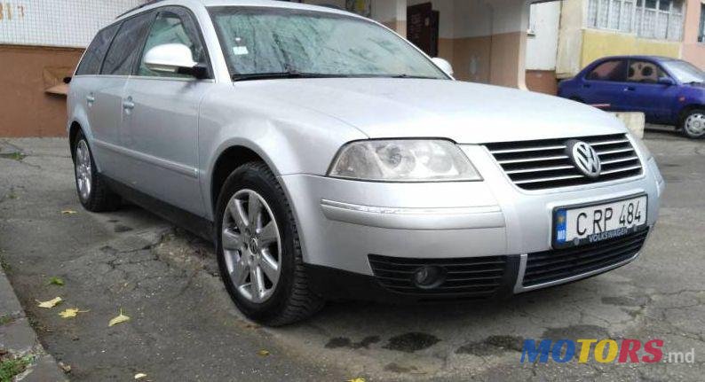 2004' Volkswagen Passat photo #2