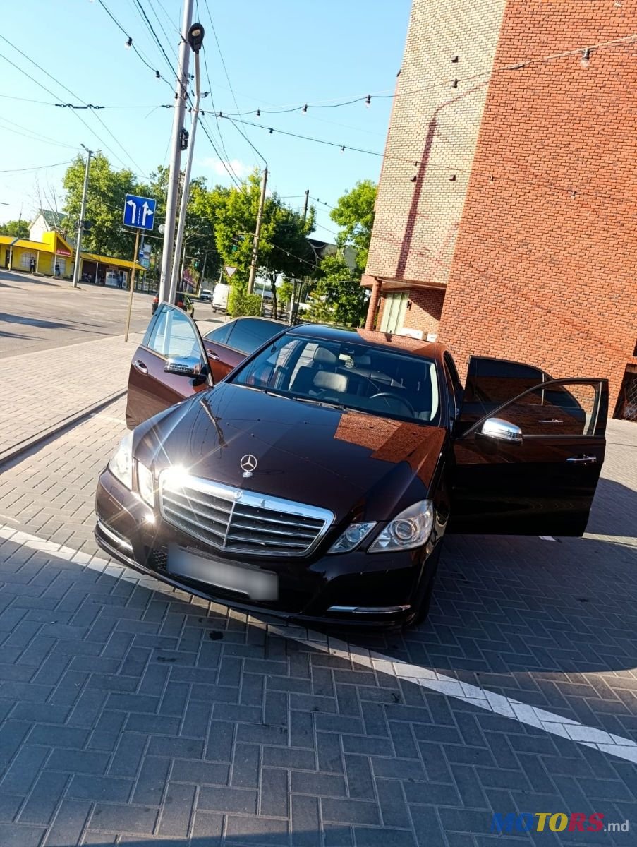 2010' Mercedes-Benz E-Class photo #4