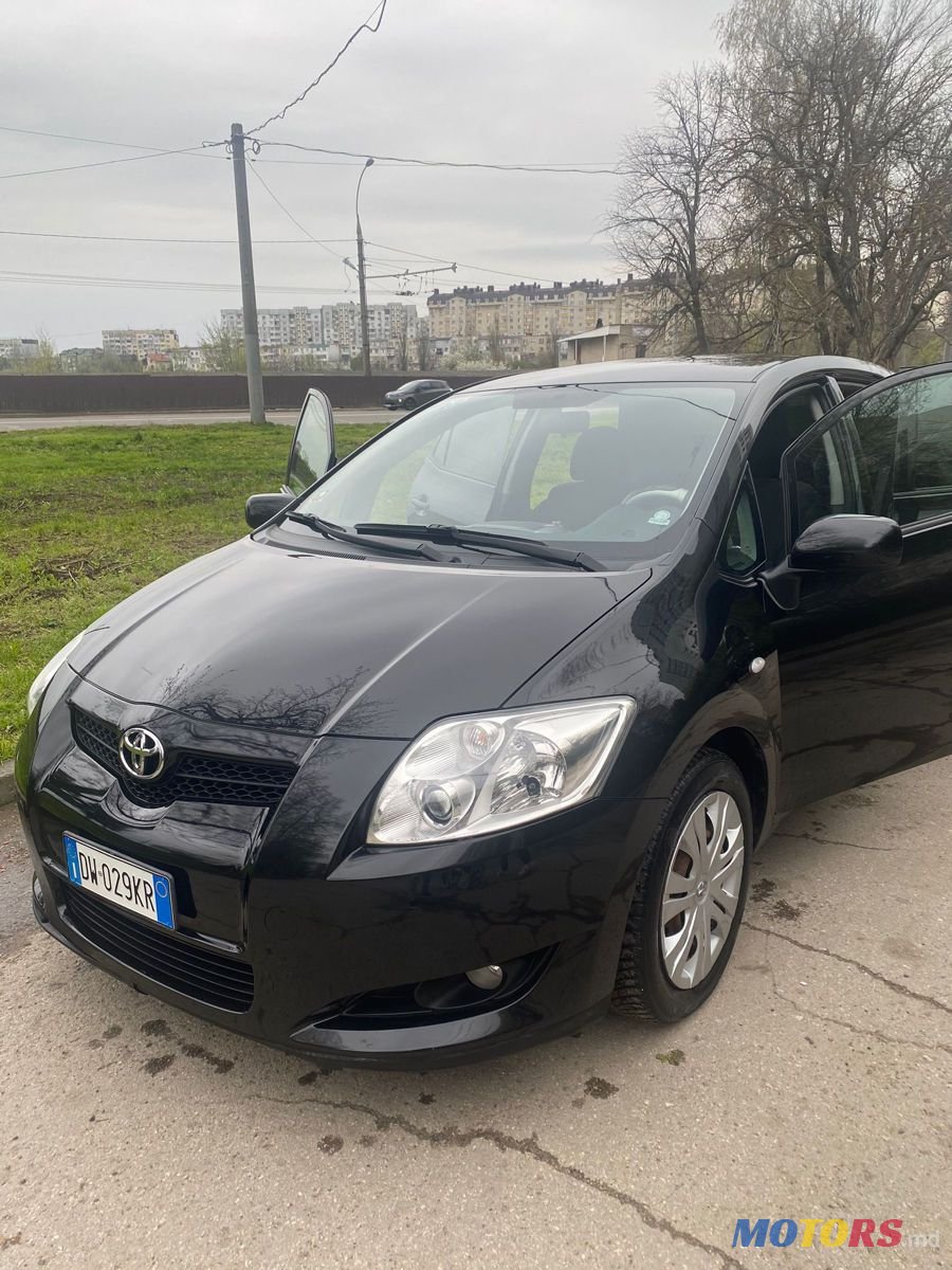2009' Toyota Auris photo #3