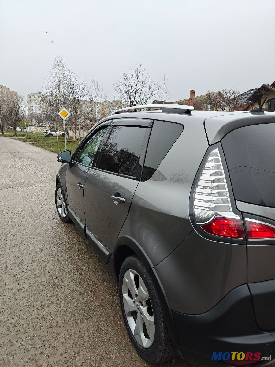 2013' Renault Scenic photo #3