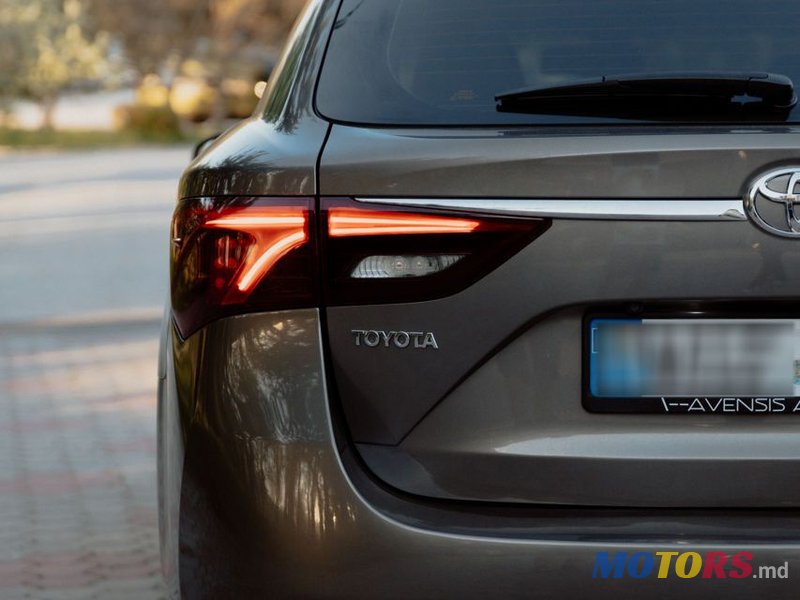 2016' Toyota Avensis photo #6