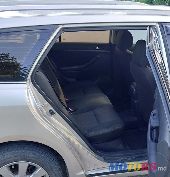 2008' Toyota Avensis photo #3