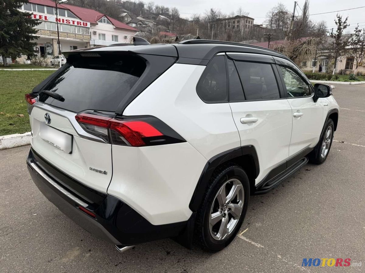2021' Toyota RAV4 photo #3