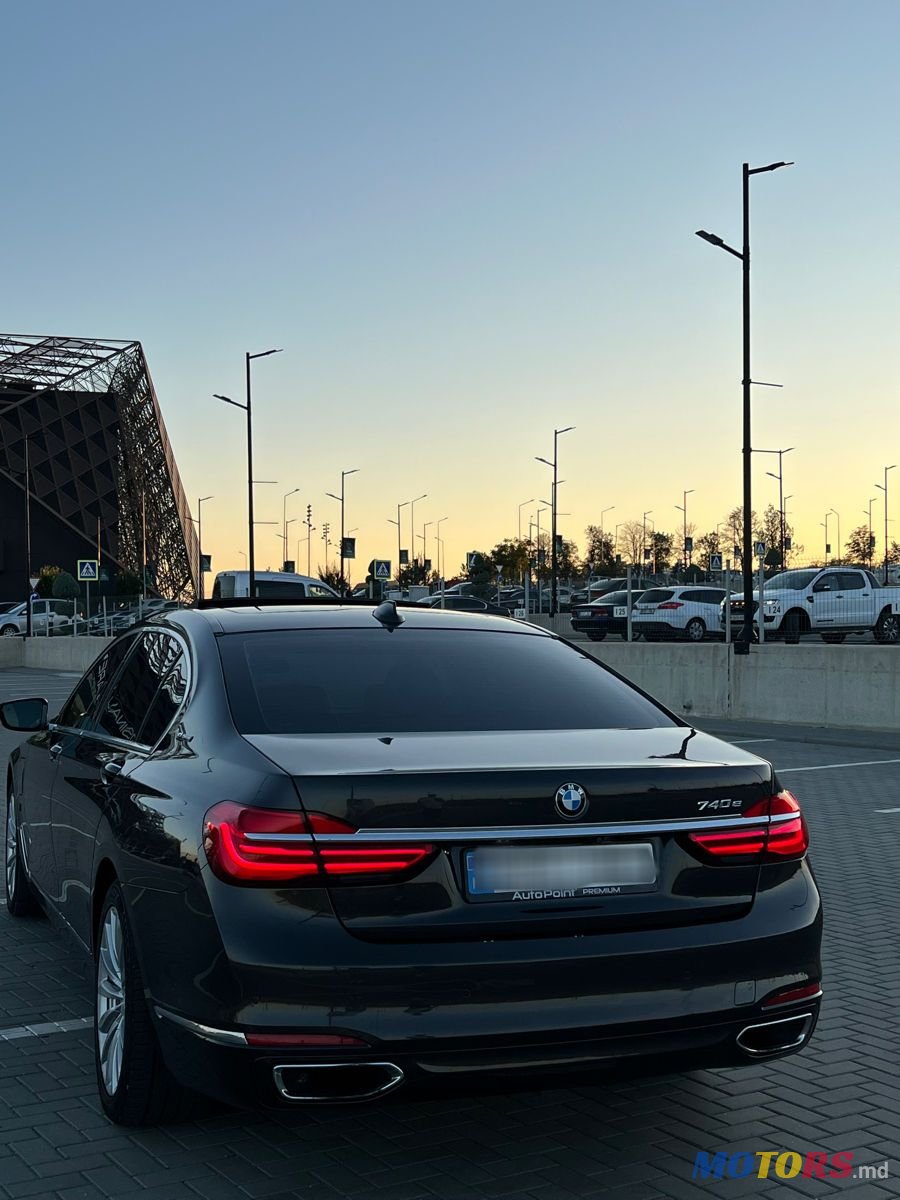 2017' BMW 7 Series photo #5