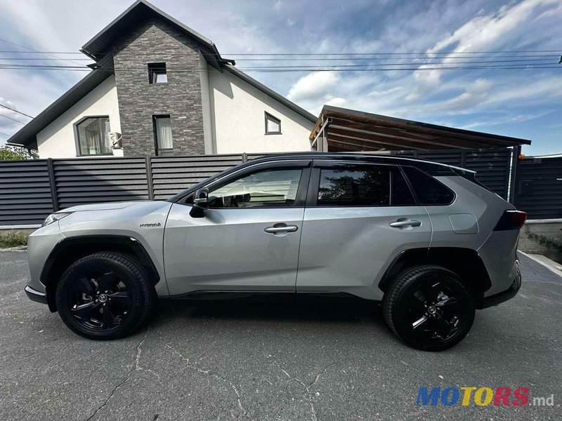 2019' Toyota RAV4 photo #6