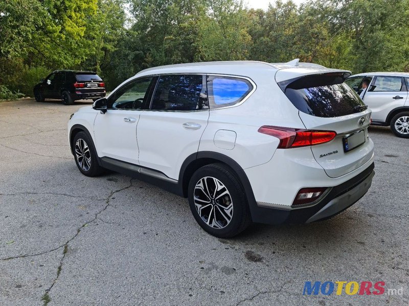 2019' Hyundai Santa Fe photo #4