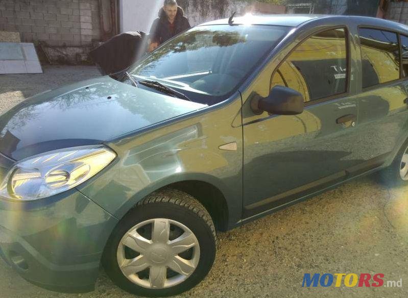 2010' Dacia Sandero photo #2
