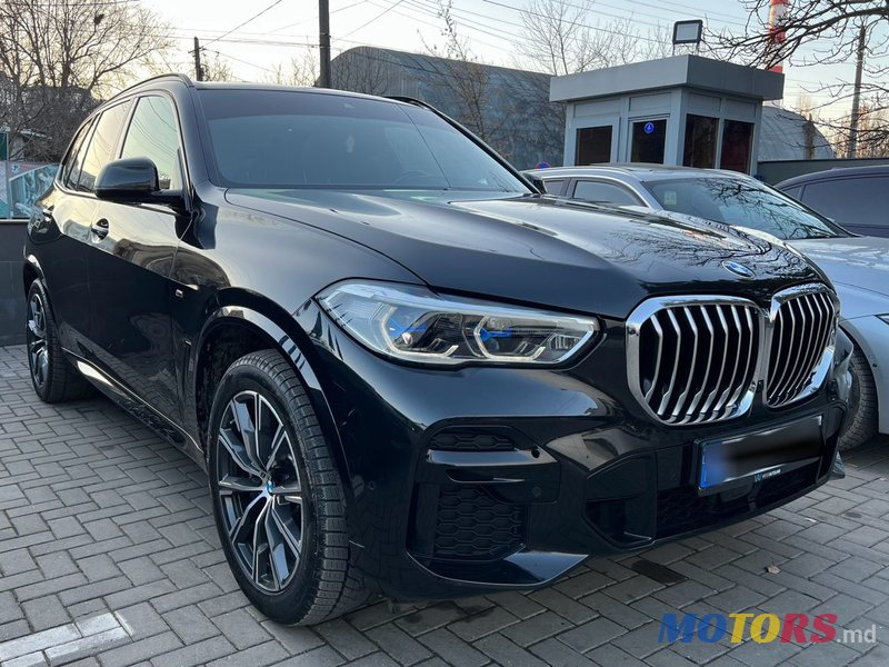 2022' BMW X5 photo #2