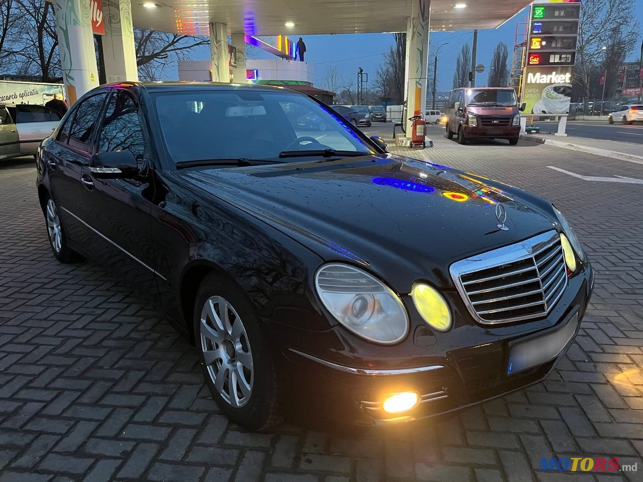 2008' Mercedes-Benz E-Class photo #4