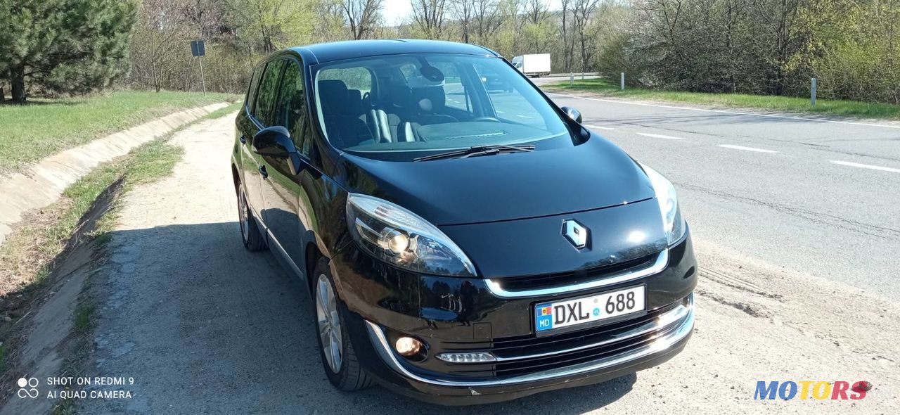 2012' Renault Grand Scenic photo #1