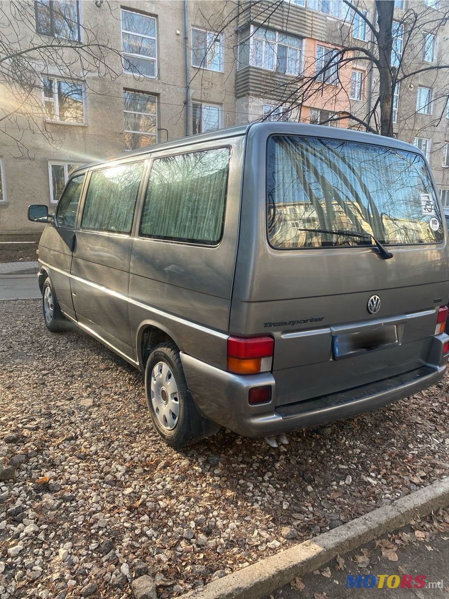 2002' Volkswagen Transporter photo #3