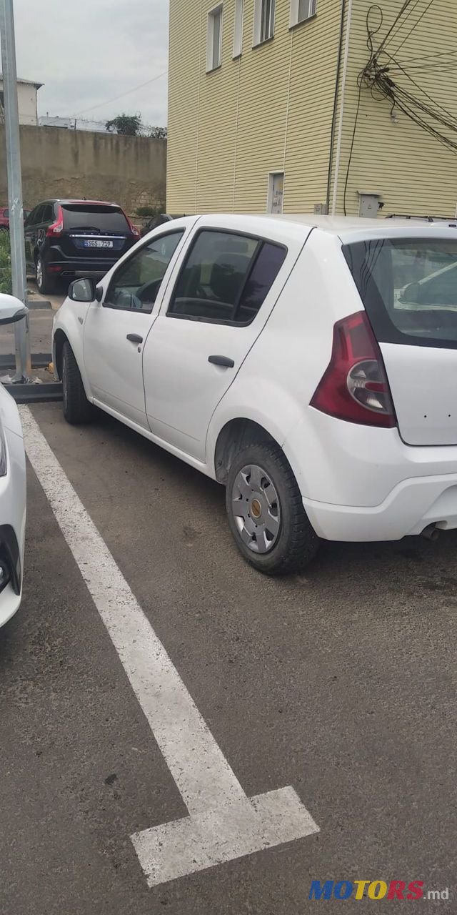 2010' Dacia Sandero photo #2
