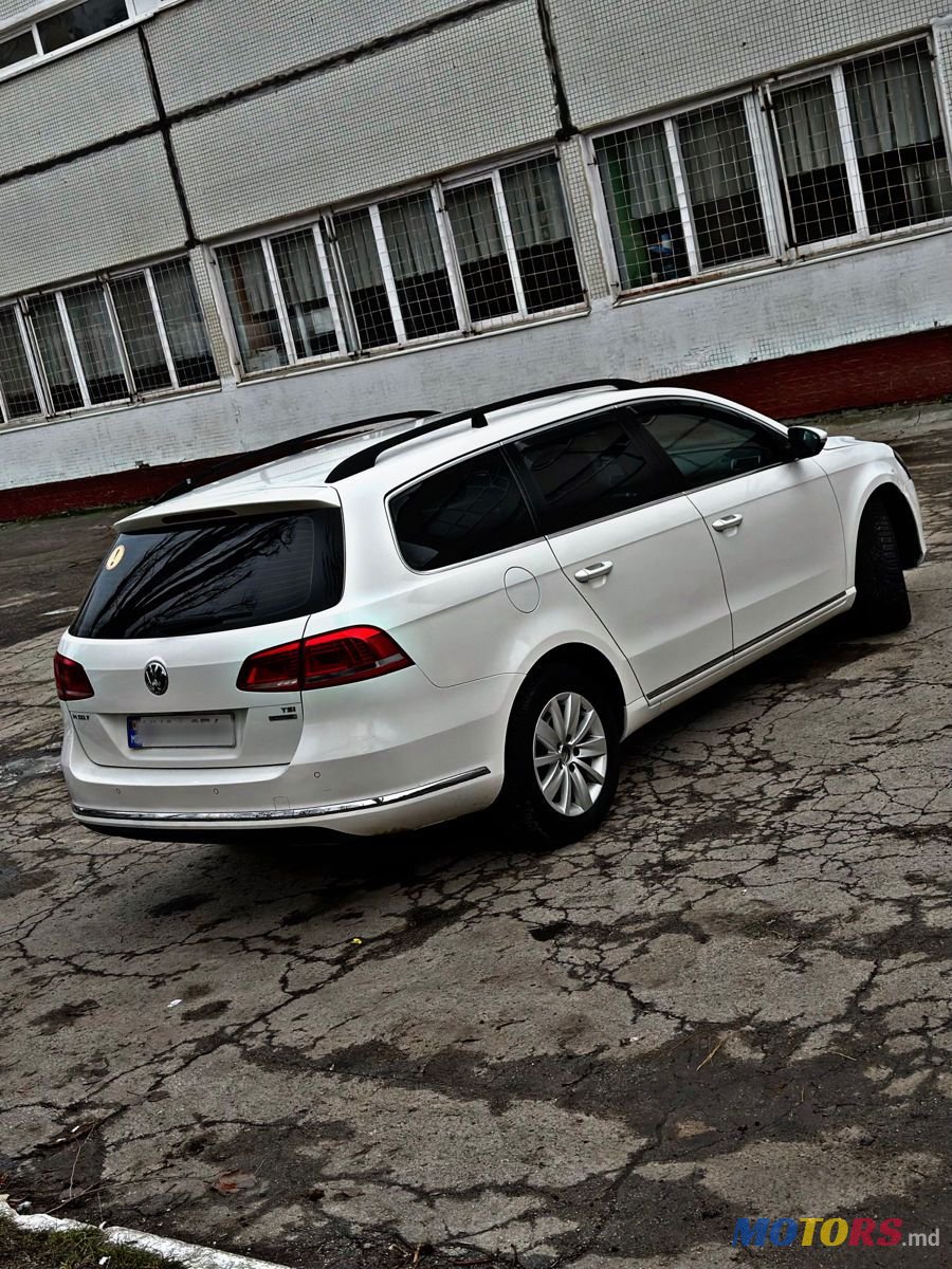 2012' Volkswagen Passat photo #3