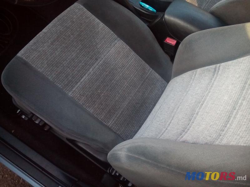 1995' Toyota Carina photo #3