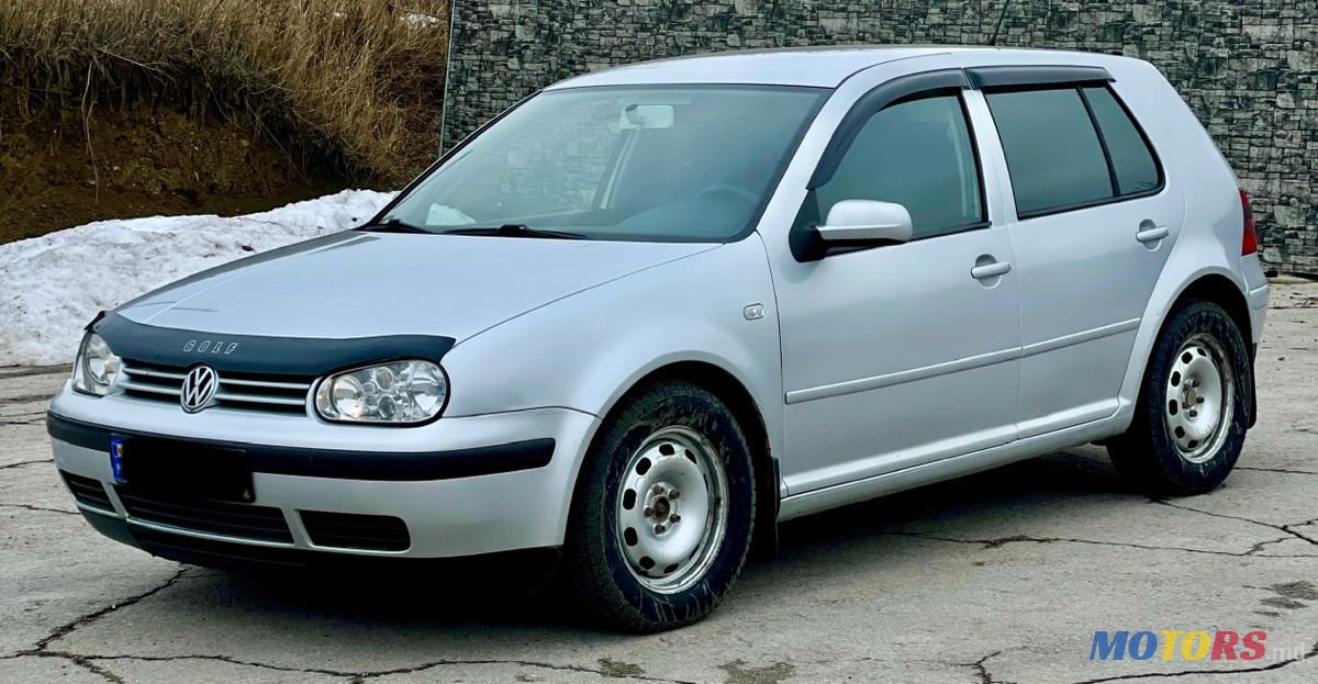 2002' Volkswagen Golf photo #5