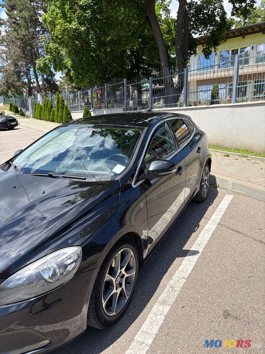 2015' Volvo V40 photo #2