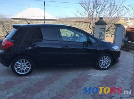 2008' Toyota Auris photo #3