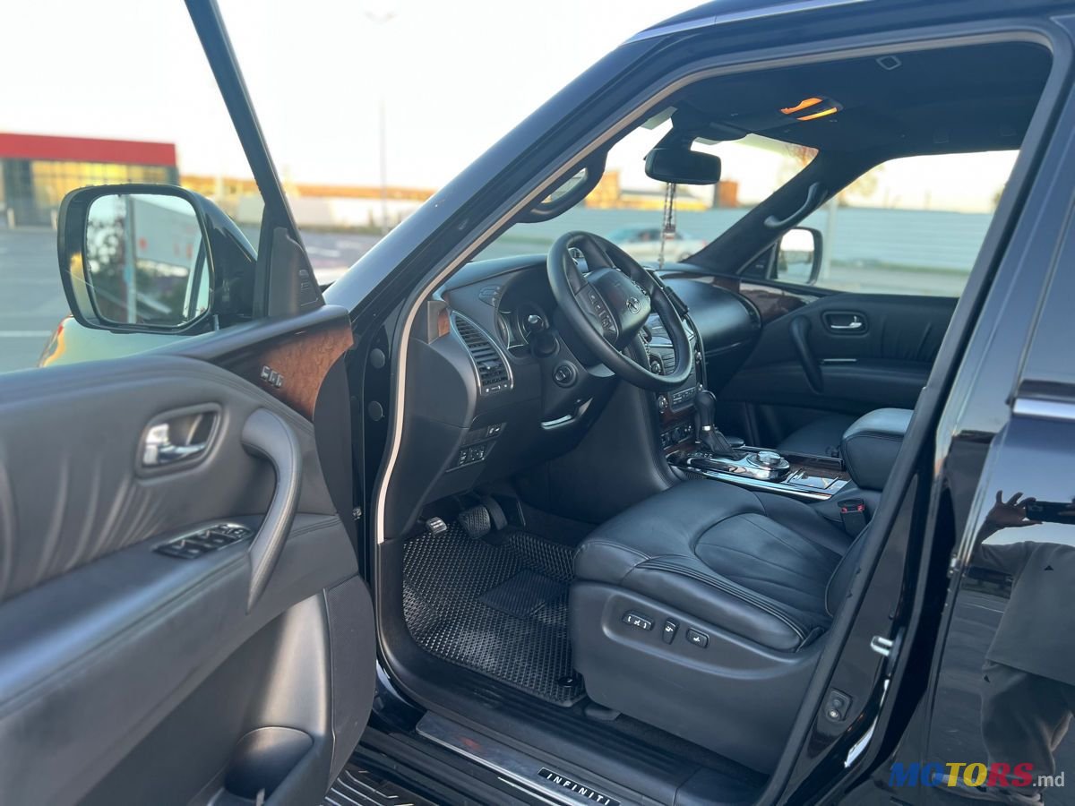 2012' Infiniti QX56 photo #4