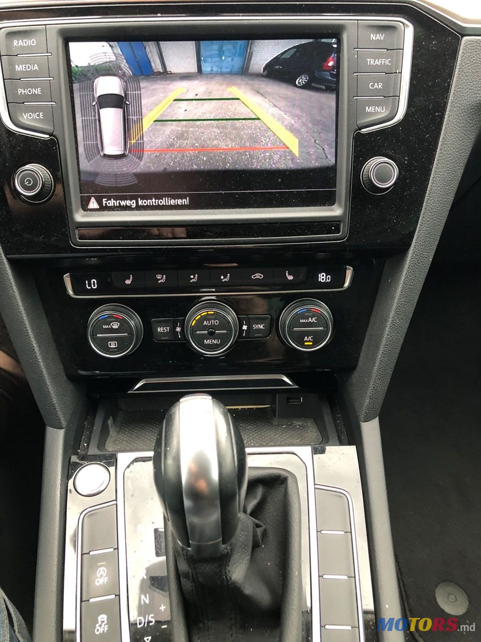 2015' Volkswagen Passat photo #6