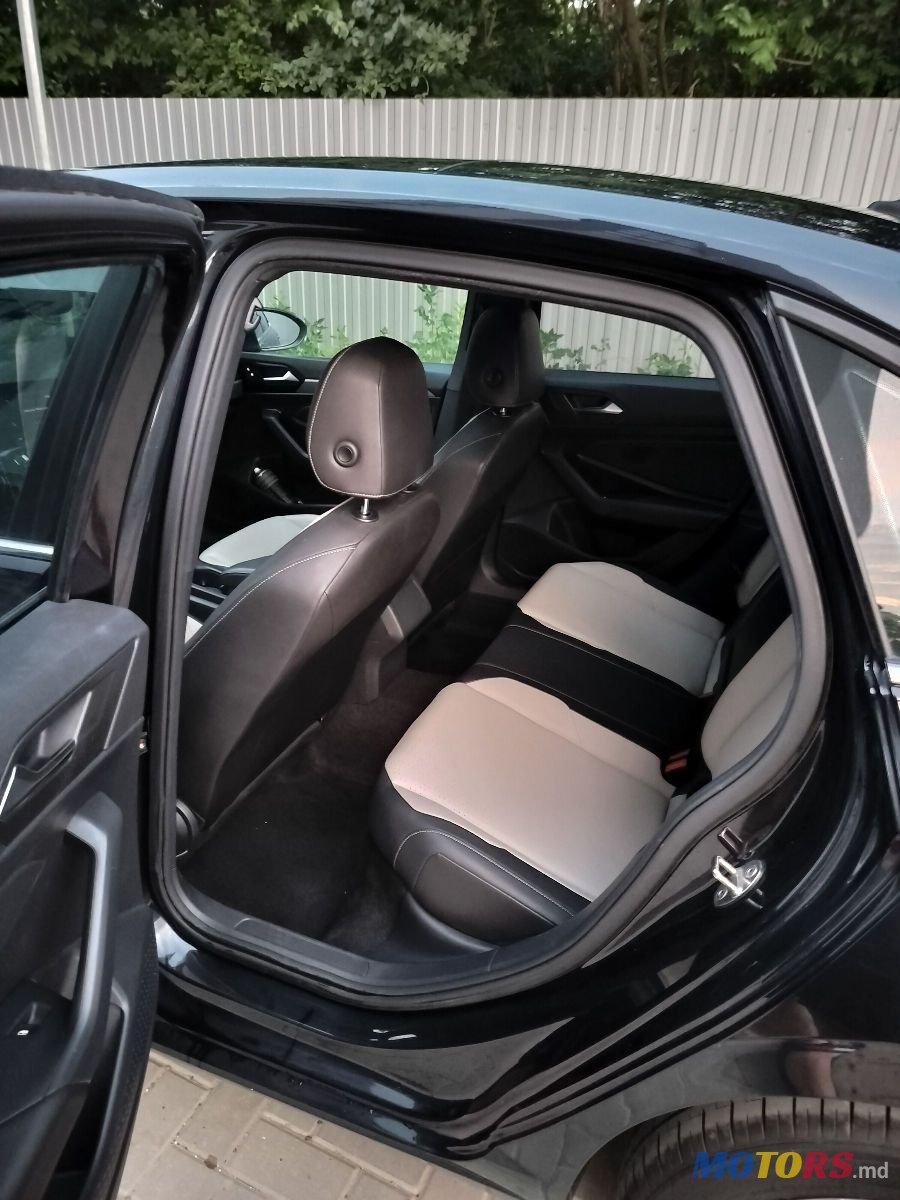 2019' Volkswagen Jetta photo #5