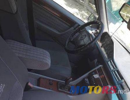 1988' Mercedes-Benz 124 photo #1