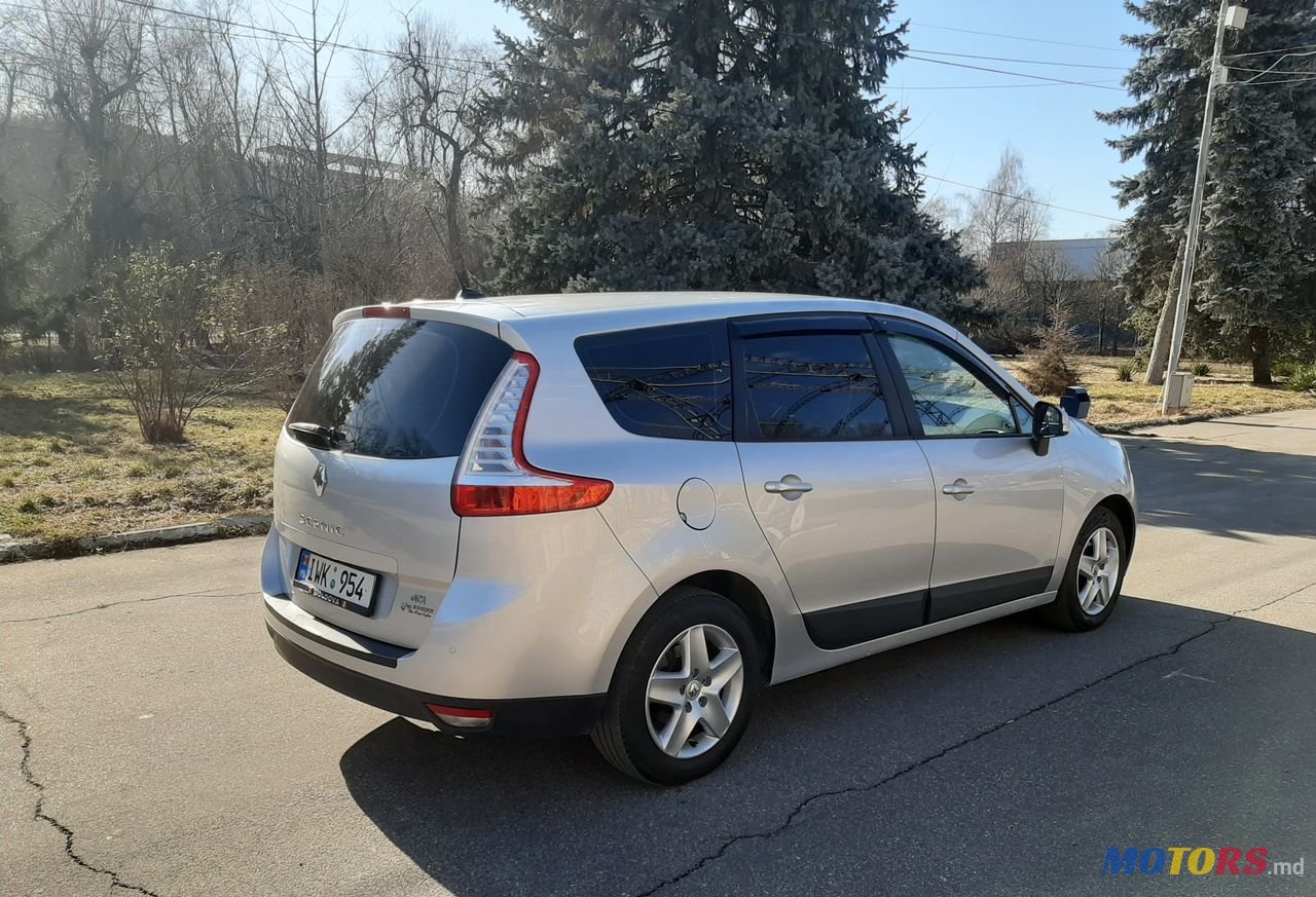 2012' Renault Grand Scenic photo #4