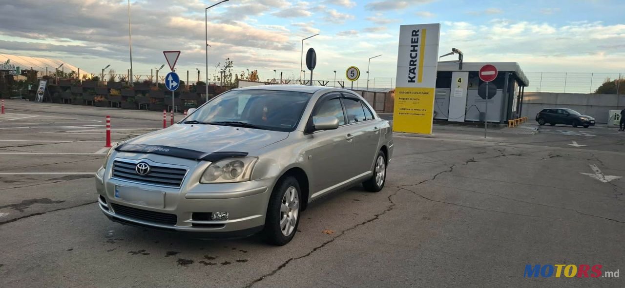 2005' Toyota Avensis photo #5