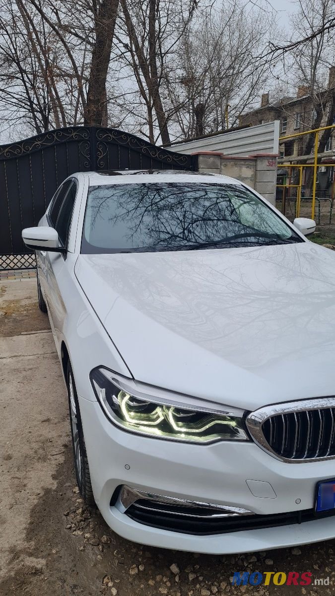 2017' BMW 5 Series photo #1