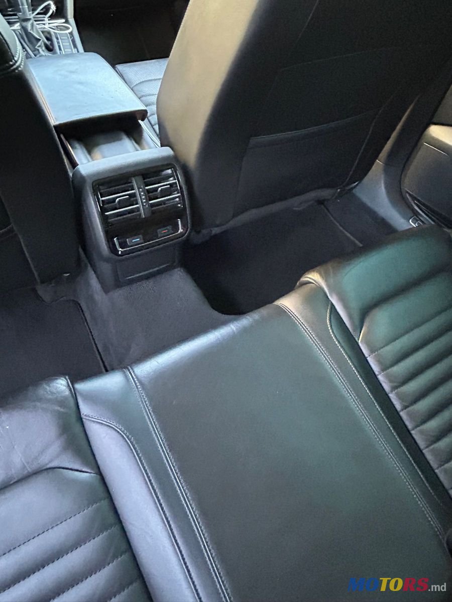 2015' Volkswagen Passat photo #5