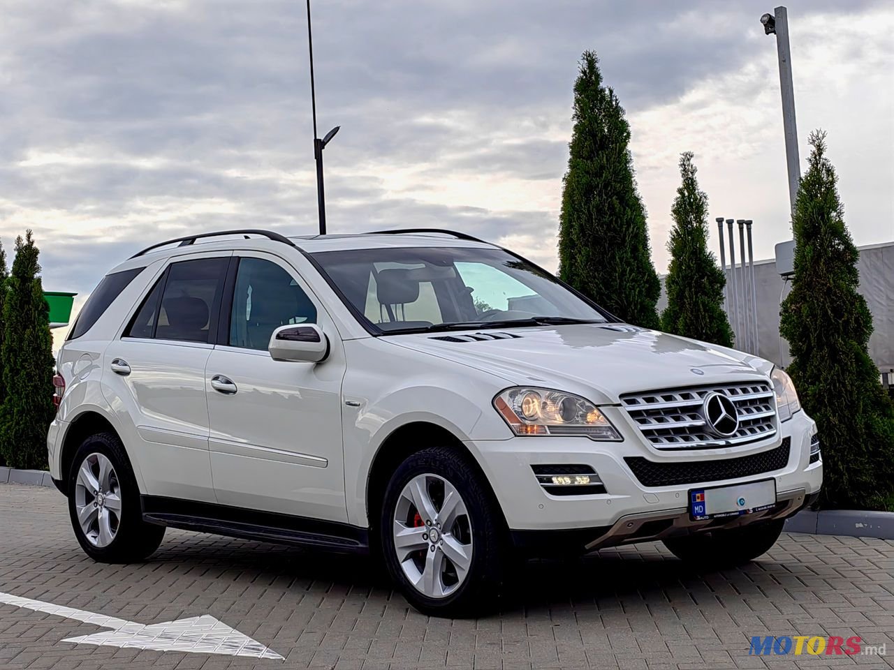 2010' Mercedes-Benz M Класс photo #1