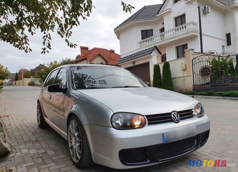 2001' Volkswagen Golf photo #1