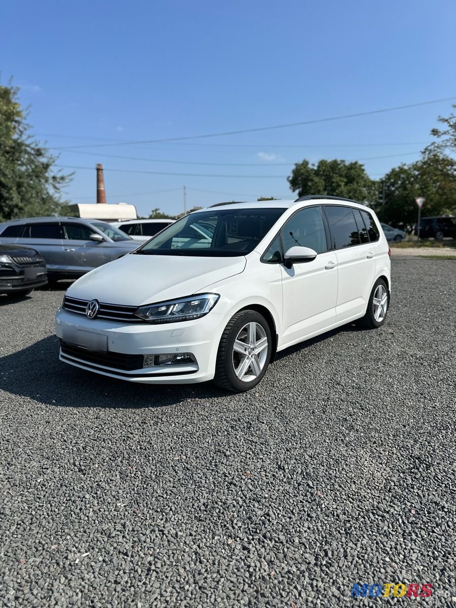 2017' Volkswagen Touran photo #2