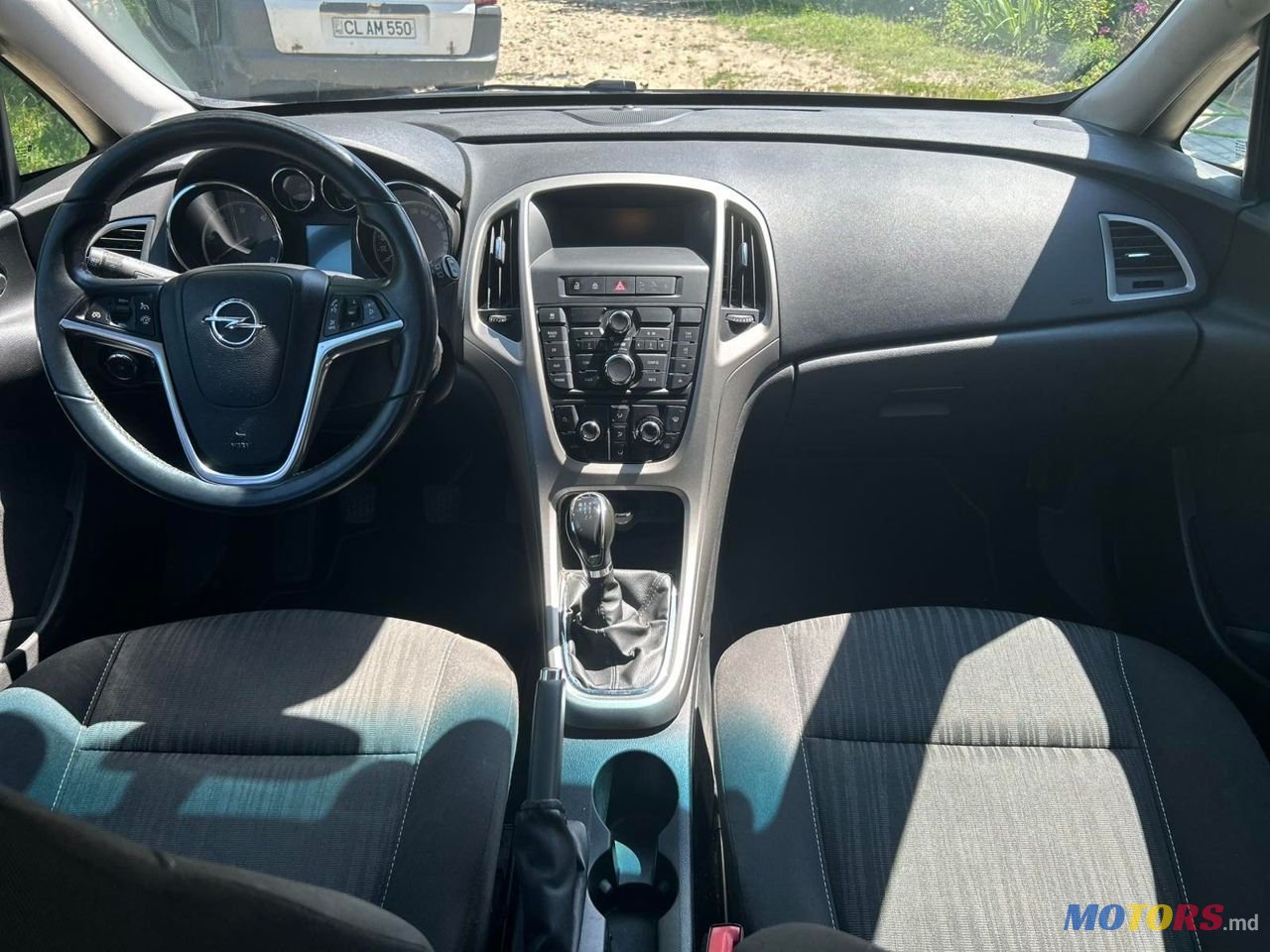 2011' Opel Astra photo #5