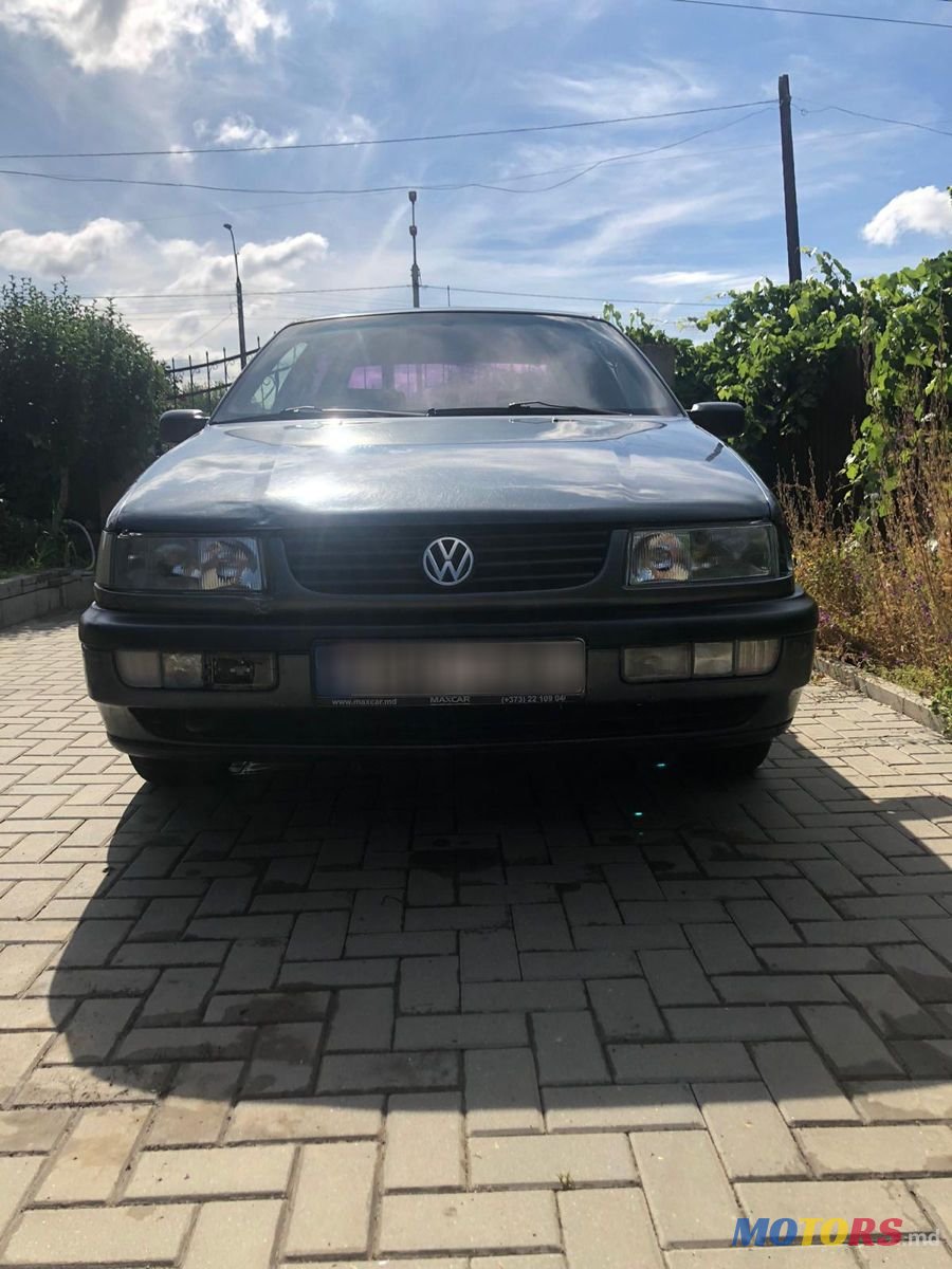 1993' Volkswagen Passat photo #2