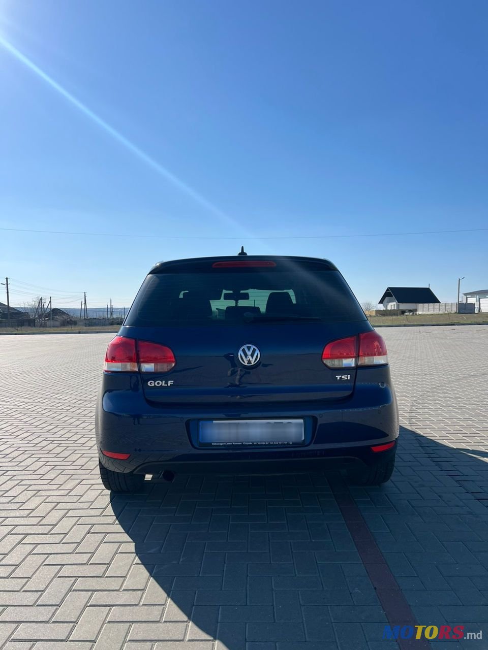 2011' Volkswagen Golf photo #3