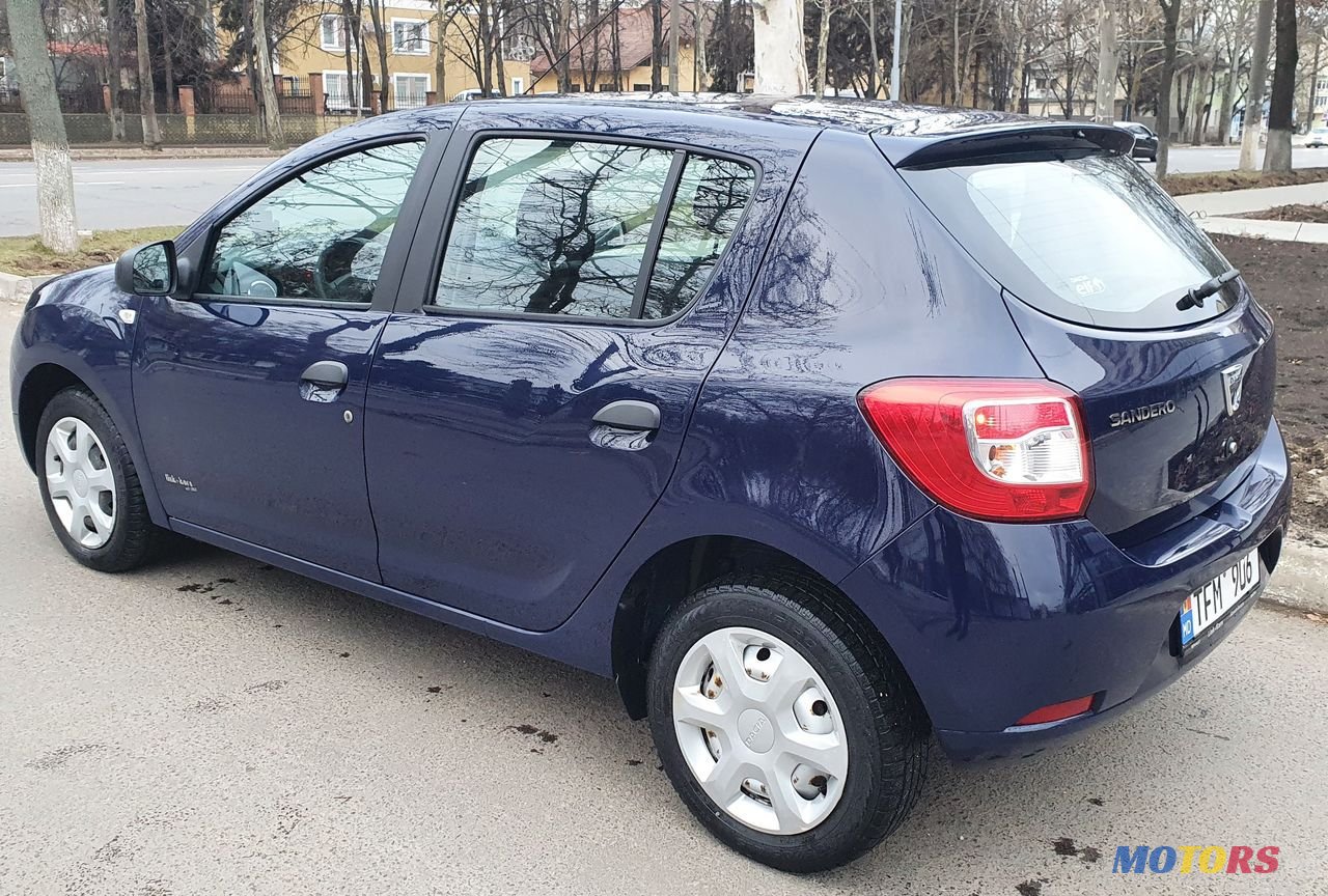 2016' Dacia Sandero photo #5