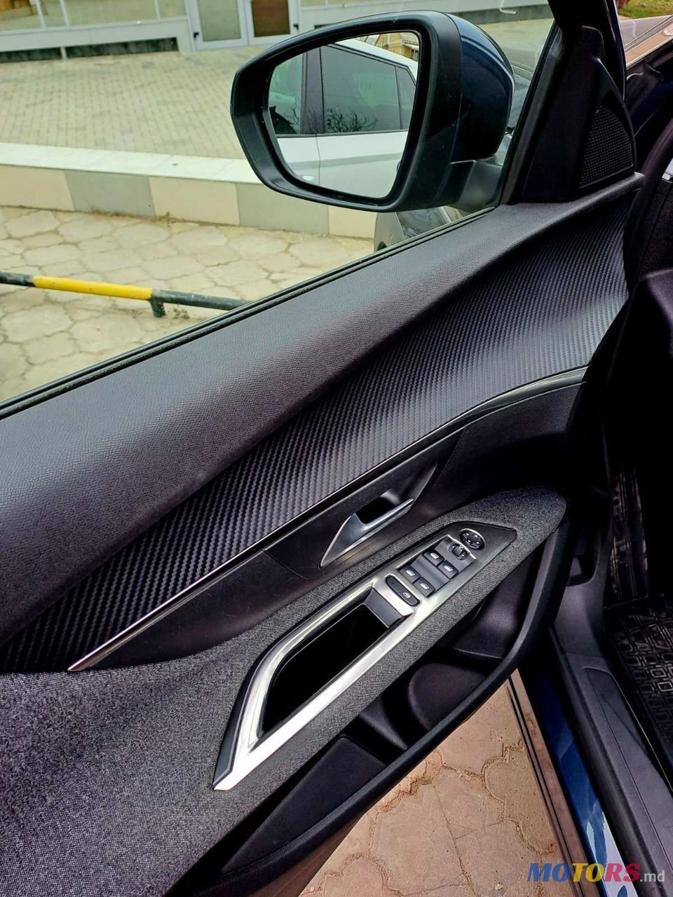 2018' Peugeot 5008 photo #3