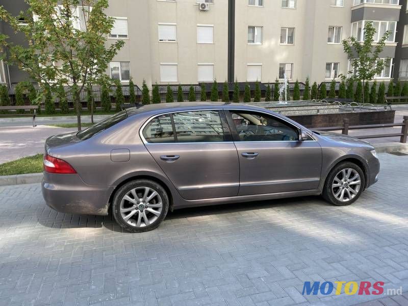 2011' Skoda Superb photo #1