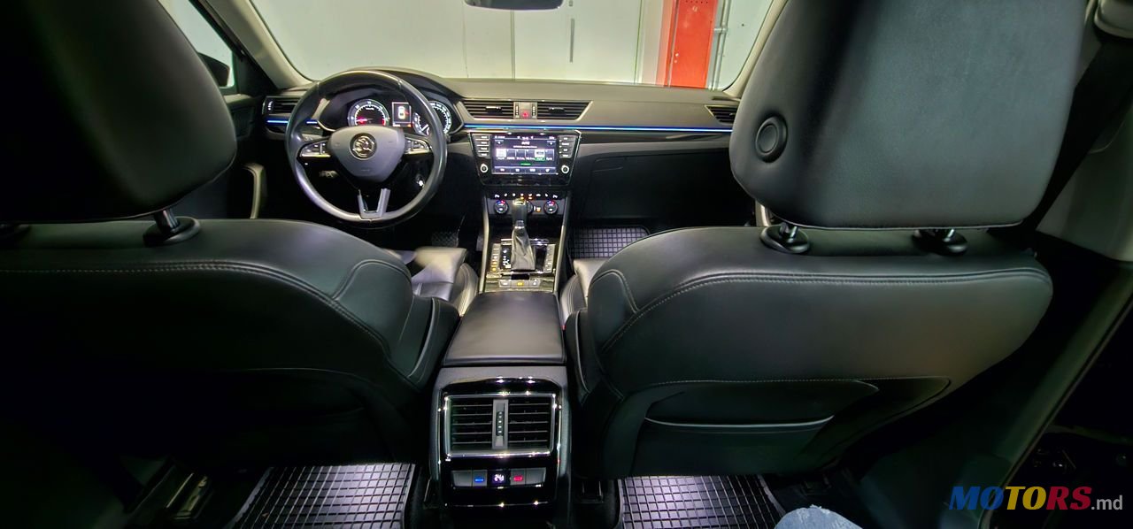 2016' Skoda Superb photo #3
