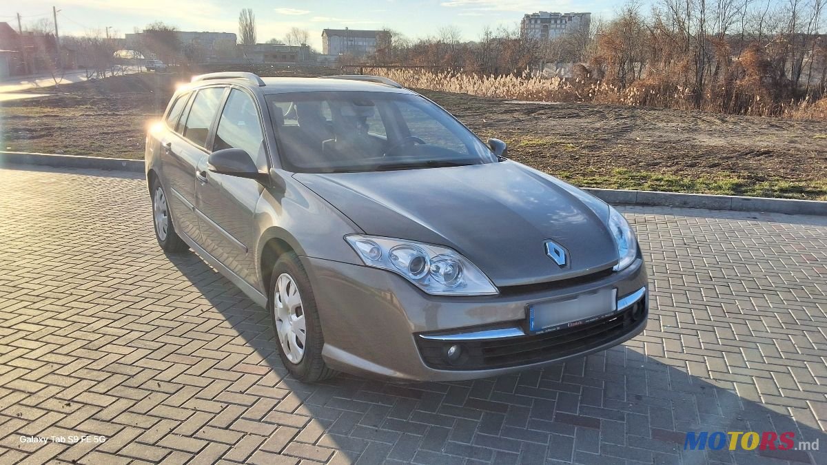 2008' Renault Laguna photo #2