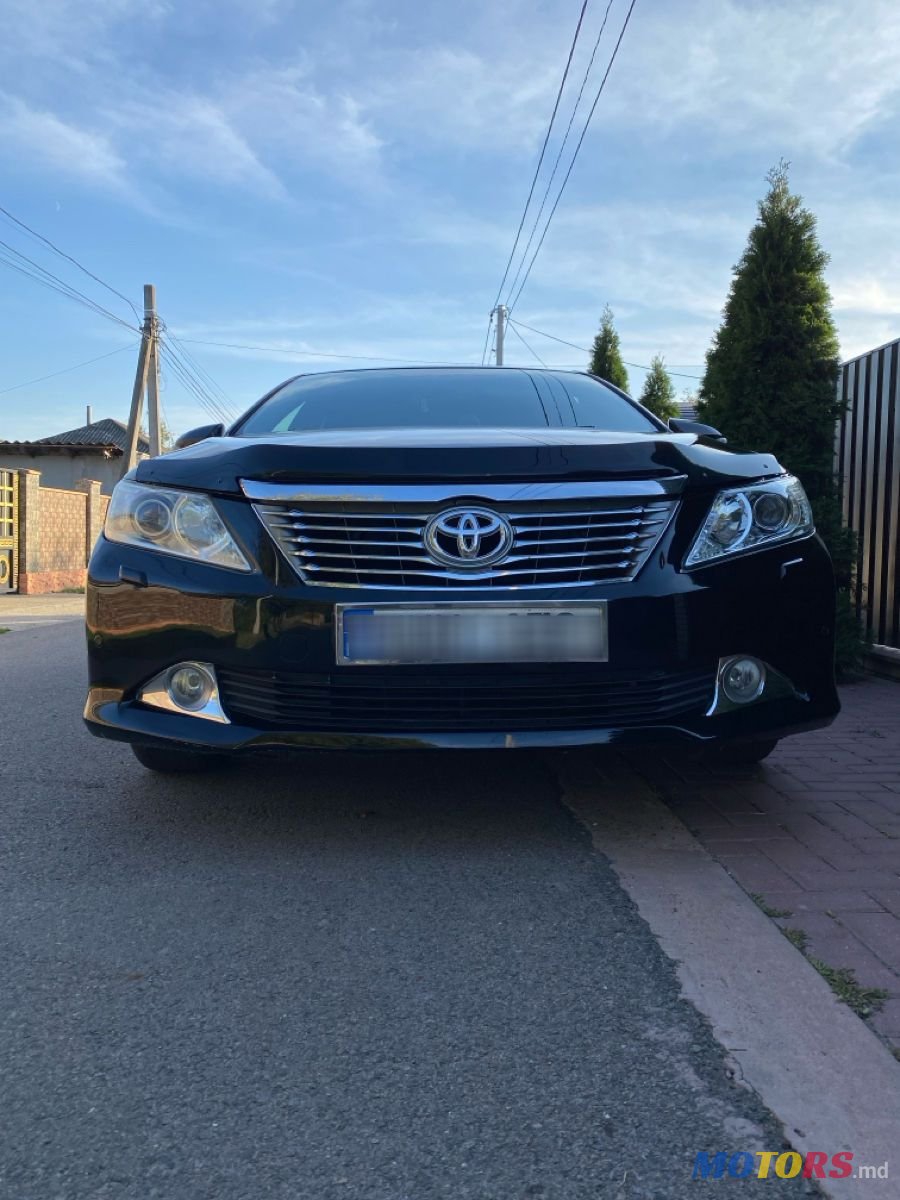 2011' Toyota Camry photo #1