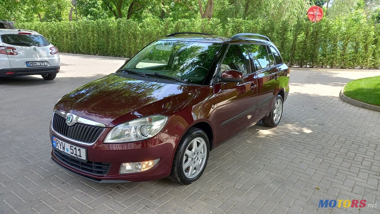 2012' Skoda Fabia photo #1